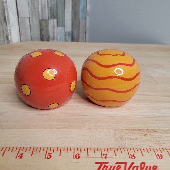Berrywaye Painted Ceramic Balls salt Pepper Decorative Collectible‎ Display Set - Picture 5 of 6